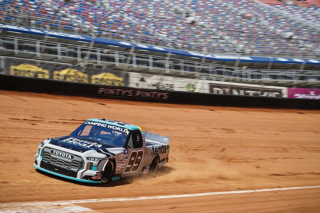 nascar truck bristol dirt results rhodes takes victory
