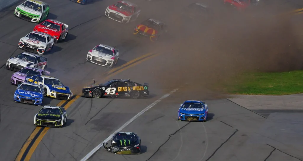 Daytona 500 crash