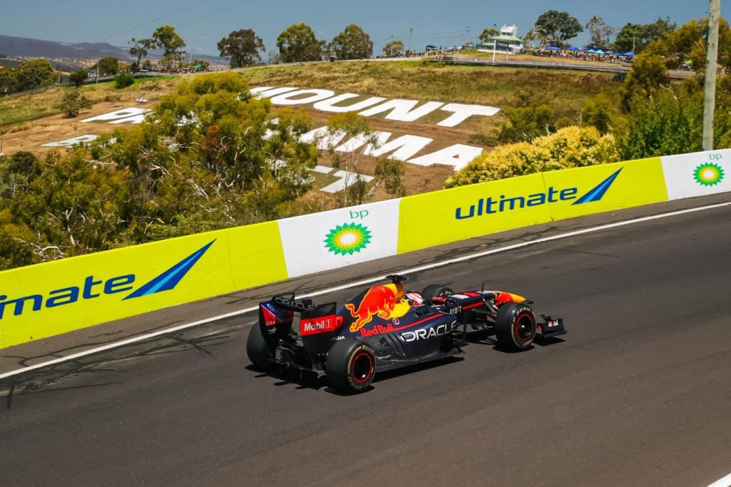 Red Bull RB7 Bathurst circuit